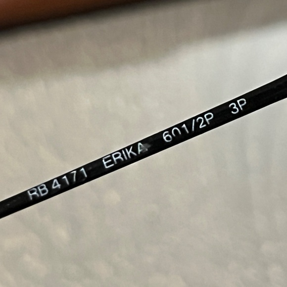 RAY-BAN polarized sunglasses with green lenses - Picture 7 of 9